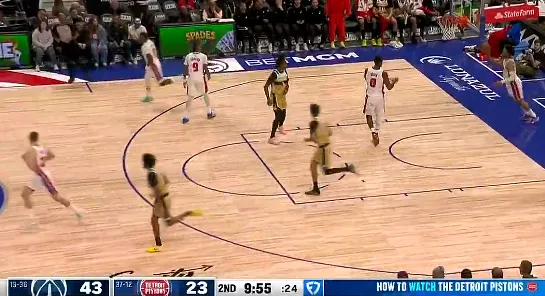 乐鱼官网APP-莱利低手上篮打进，奇才领先活塞到20分分差